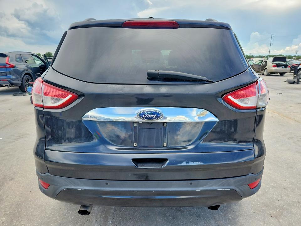 85993475 :رقم المزاد ، 1FMCU0GX2FUA22101 vin ، 2015 Ford Escape مزاد بيع