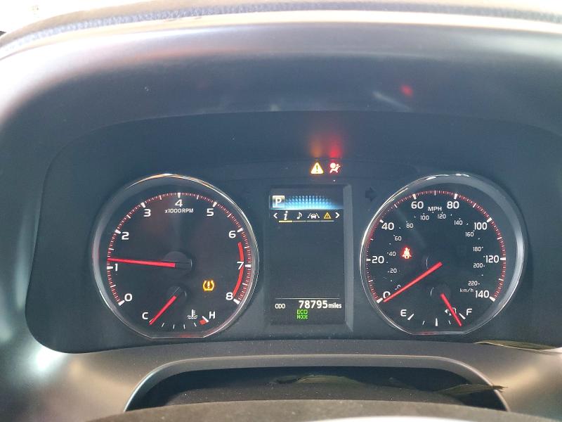 60782536 :رقم المزاد ، JTMNFREV7JJ181560 vin ، 2018 Toyota Rav4 مزاد بيع