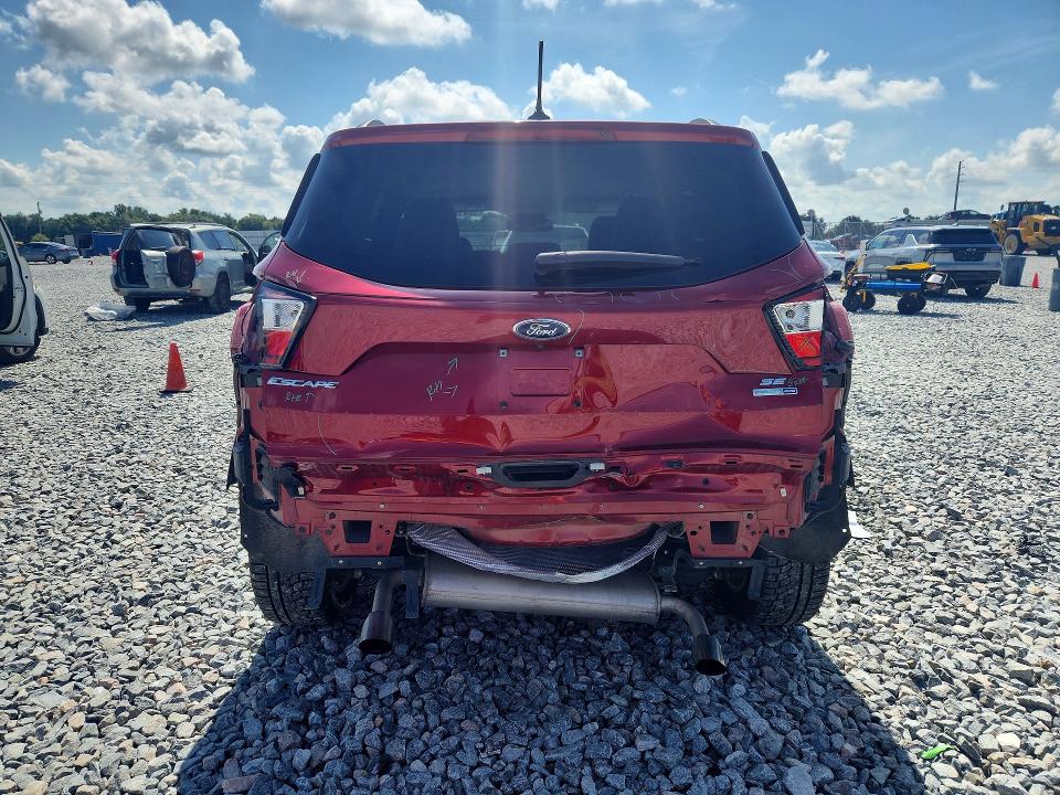 58612956 :رقم المزاد ، 1FMCU9GD2JUB37963 vin ، 2018 Ford Escape مزاد بيع