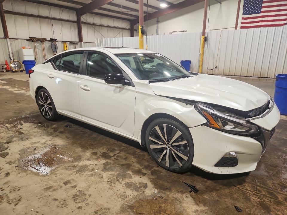 2020 Nissan Altima მანქანა იყიდება აუქციონზე, vin: 1N4BL4CV8LC208585, აუქციონის ნომერი: 61818386