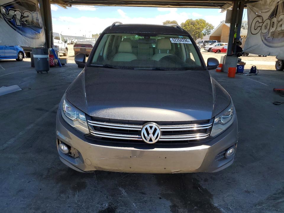 2013 Volkswagen Tiguan მანქანა იყიდება აუქციონზე, vin: WVGAV3AX4DW616558, აუქციონის ნომერი: 62268296