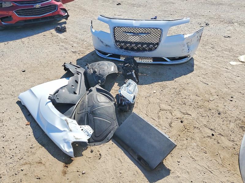 60029456 :رقم المزاد ، 2C3CCAEG1JH159725 vin ، 2018 Chrysler 300 مزاد بيع