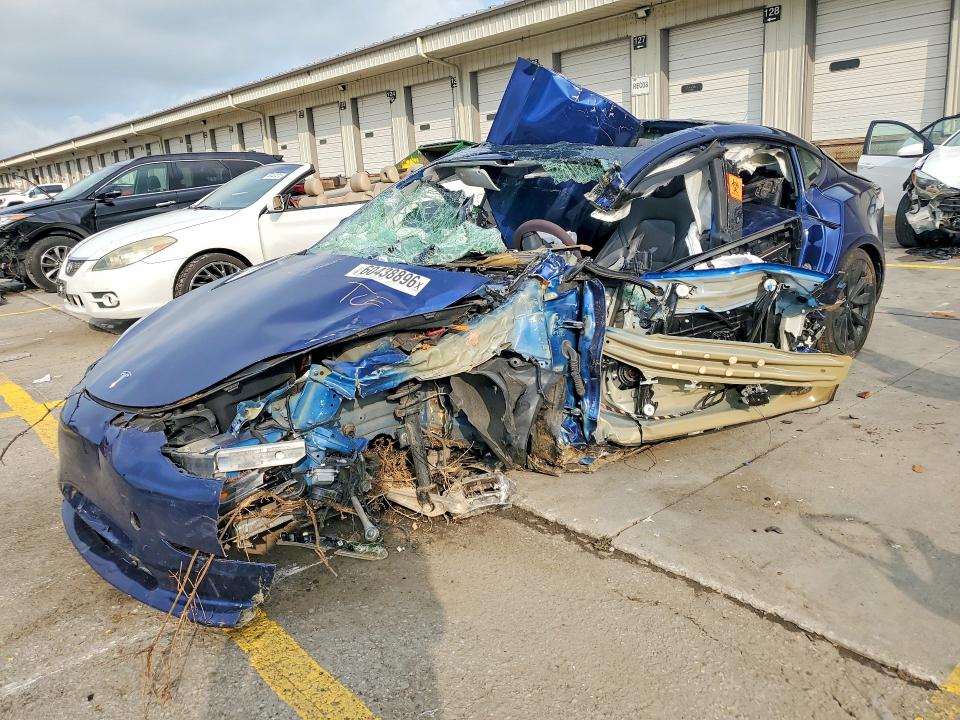 Auction sale of the 2022 Tesla Model 3, vin: 5YJ3E1EA3NF187359, lot number: 60438896