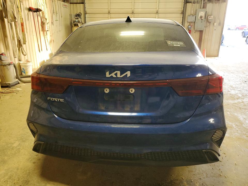 61616106 :رقم المزاد ، 3KPF24AD0NE464238 vin ، 2022 Kia Forte مزاد بيع