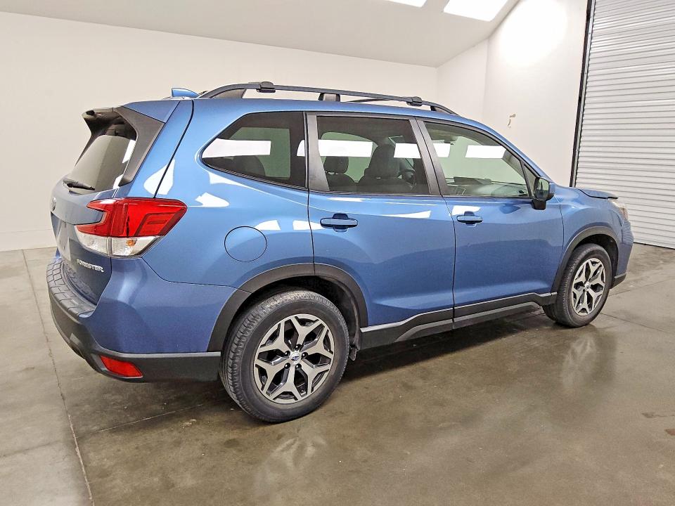 Продажа на аукционе авто 2021 Subaru Forester, vin: JF2SKAFC6MH514888, номер лота: 61985556