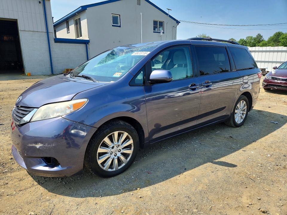 2015 Toyota Sienna მანქანა იყიდება აუქციონზე, vin: 5TDJK3DC3FS123298, აუქციონის ნომერი: 60415116