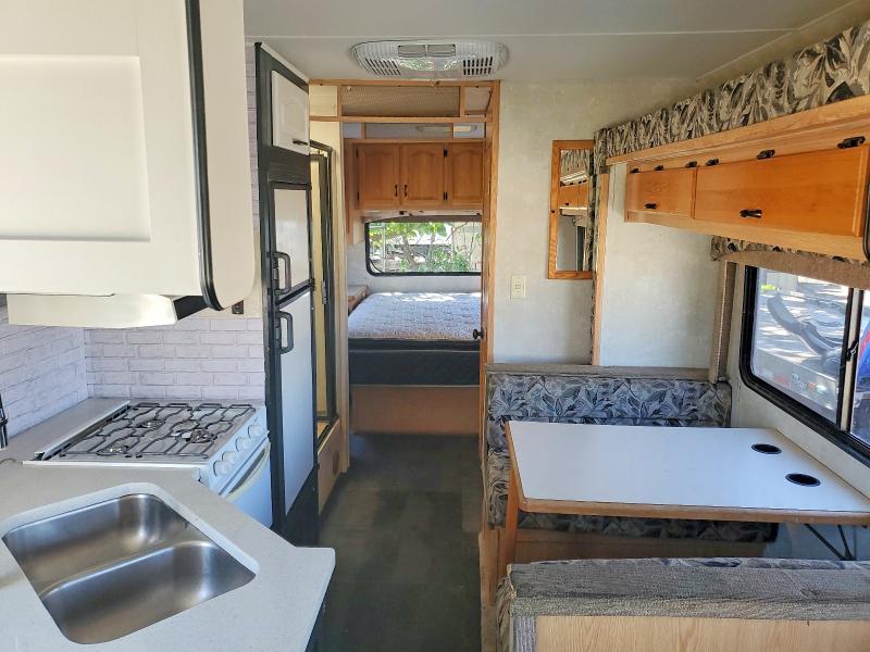 61579236 :رقم المزاد ، 1FDXE45S72HB48101 vin ، 2002 Ford E450 مزاد بيع