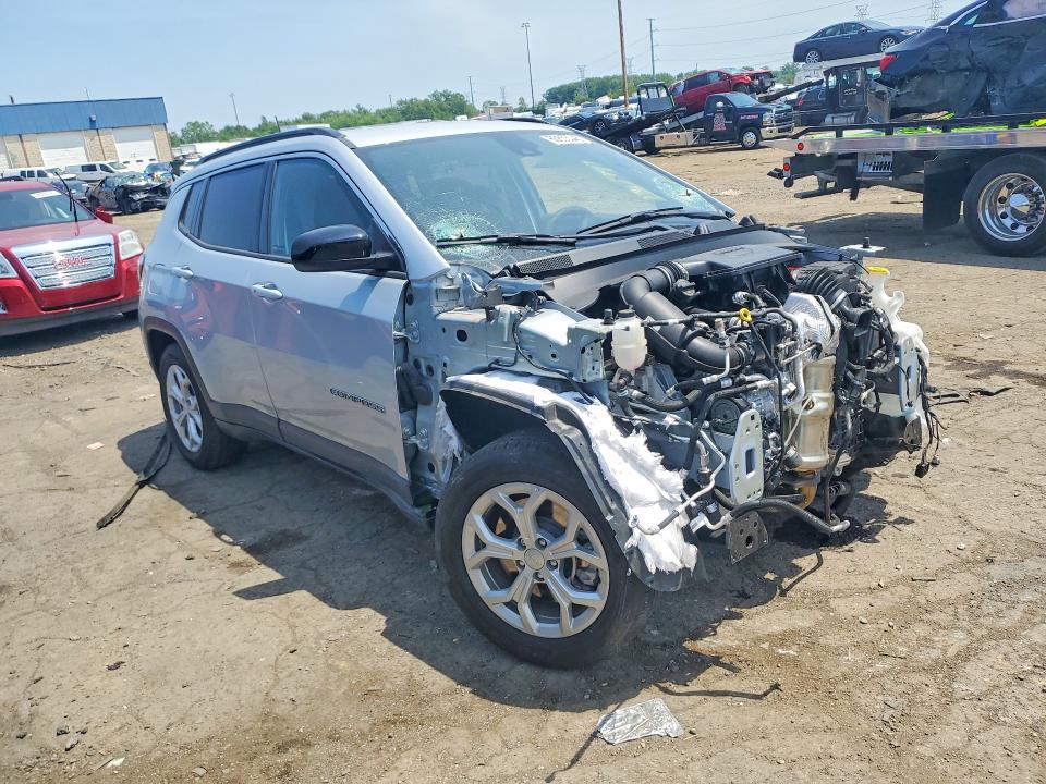60653346 :رقم المزاد ، 3C4NJDBN8RT136797 vin ، 2024 Jeep Compass مزاد بيع