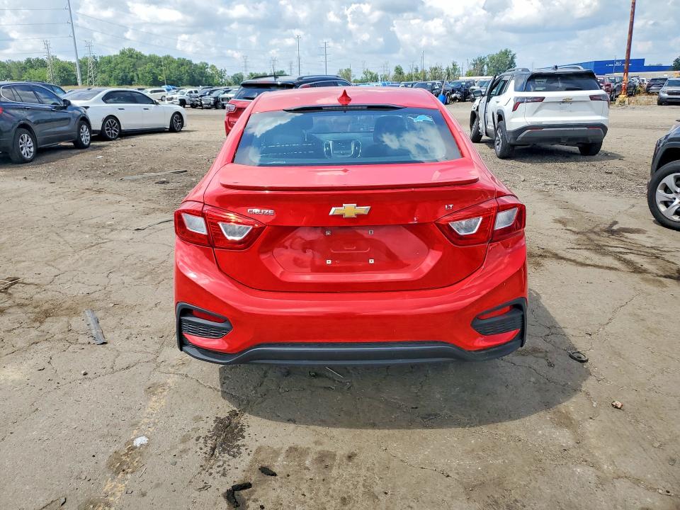 2017 Chevrolet Cruze მანქანა იყიდება აუქციონზე, vin: 1G1BE5SMXH7260618, აუქციონის ნომერი: 60656486