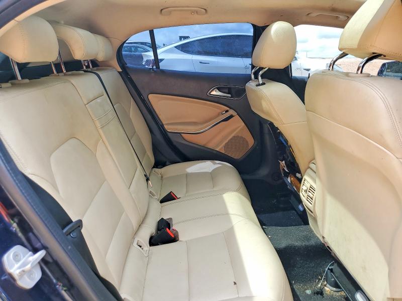 61782096 :رقم المزاد ، WDCTG4EB9JJ434689 vin ، 2018 Mercedes-benz Gla مزاد بيع