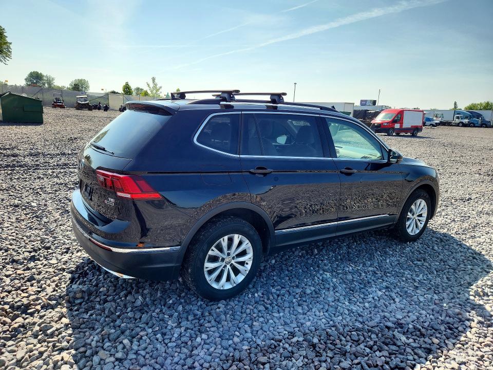 61080356 :رقم المزاد ، 3VV2B7AX5JM156817 vin ، 2018 Volkswagen Tiguan مزاد بيع