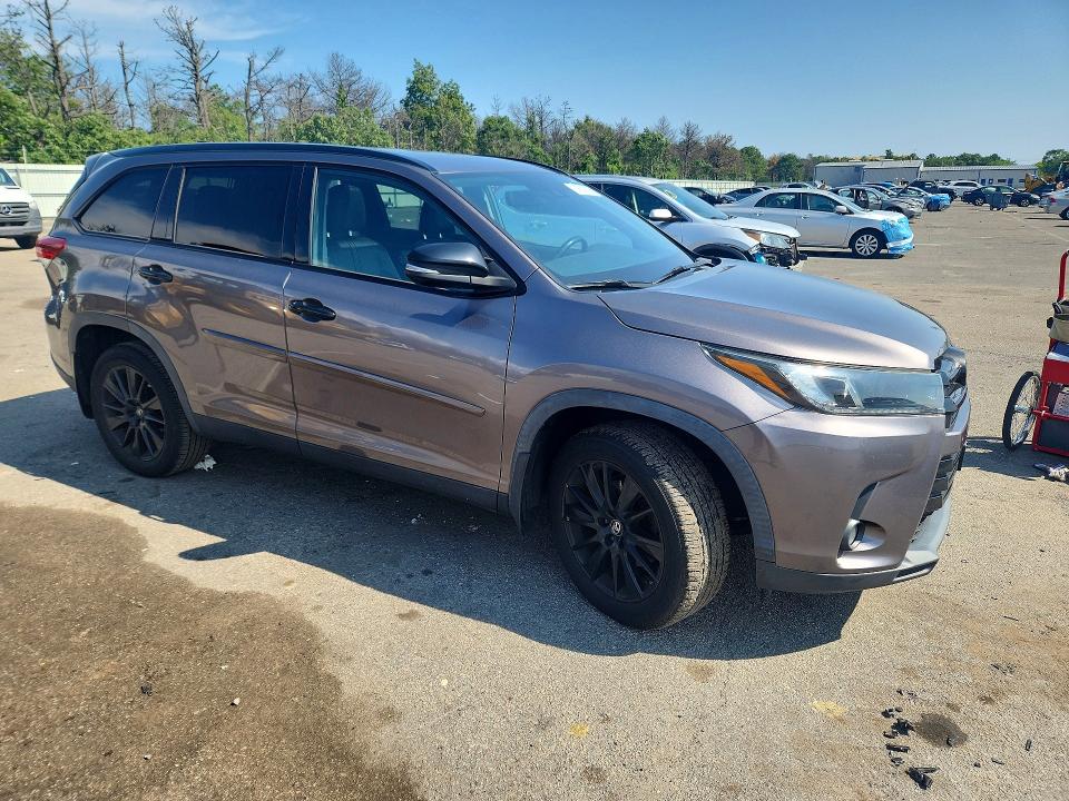 Продажа на аукционе авто 2019 Toyota Highlander, vin: 5TDJZRFH2KS963638, номер лота: 63509906