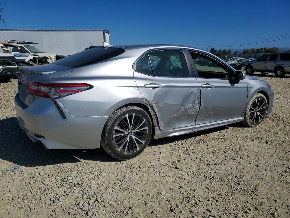 61069066 :رقم المزاد ، 4T1B11HK4KU220203 vin ، 2019 Toyota Camry مزاد بيع