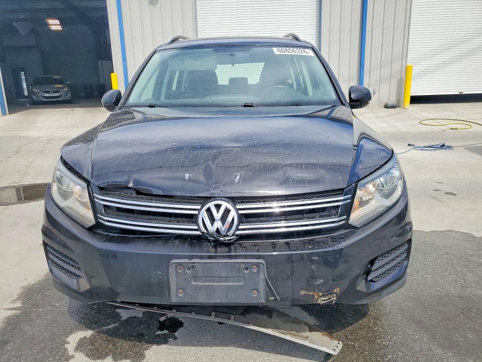 2017 Volkswagen Tiguan მანქანა იყიდება აუქციონზე, vin: WVGBV7AX2HK049940, აუქციონის ნომერი: 60856326