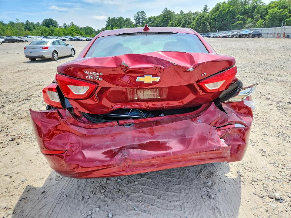 61146566 :رقم المزاد ، 1G1BE5SM9J7240513 vin ، 2018 Chevrolet Cruze مزاد بيع
