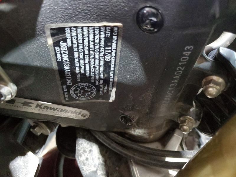 63135106 :رقم المزاد ، JKBZXNC13AA021043 vin ، 2010 Kawasaki Zx1400 مزاد بيع