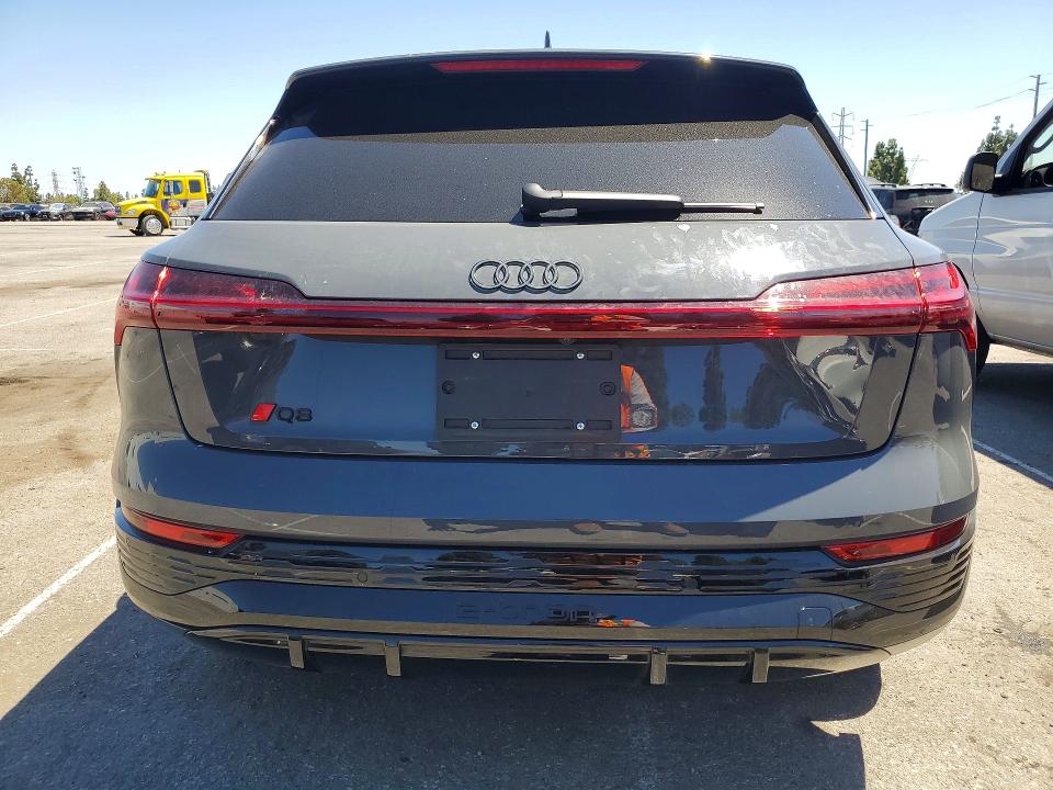 Продаж на аукціоні авто 2024 Audi Q8 E-tron, vin: WA16AAGE7RB026301, номер лоту: 60087396