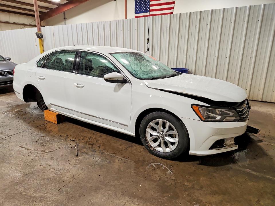 2017 Volkswagen Passat მანქანა იყიდება აუქციონზე, vin: 1VWAT7A37HC007399, აუქციონის ნომერი: 62508526