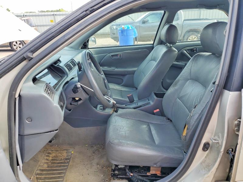62245736 :رقم المزاد ، 4T1BG22K5YU007265 vin ، 2000 Toyota Camry مزاد بيع