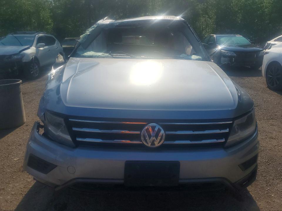 61377296 :رقم المزاد ، 3VV2B7AX4MM122775 vin ، 2021 Volkswagen Tiguan مزاد بيع