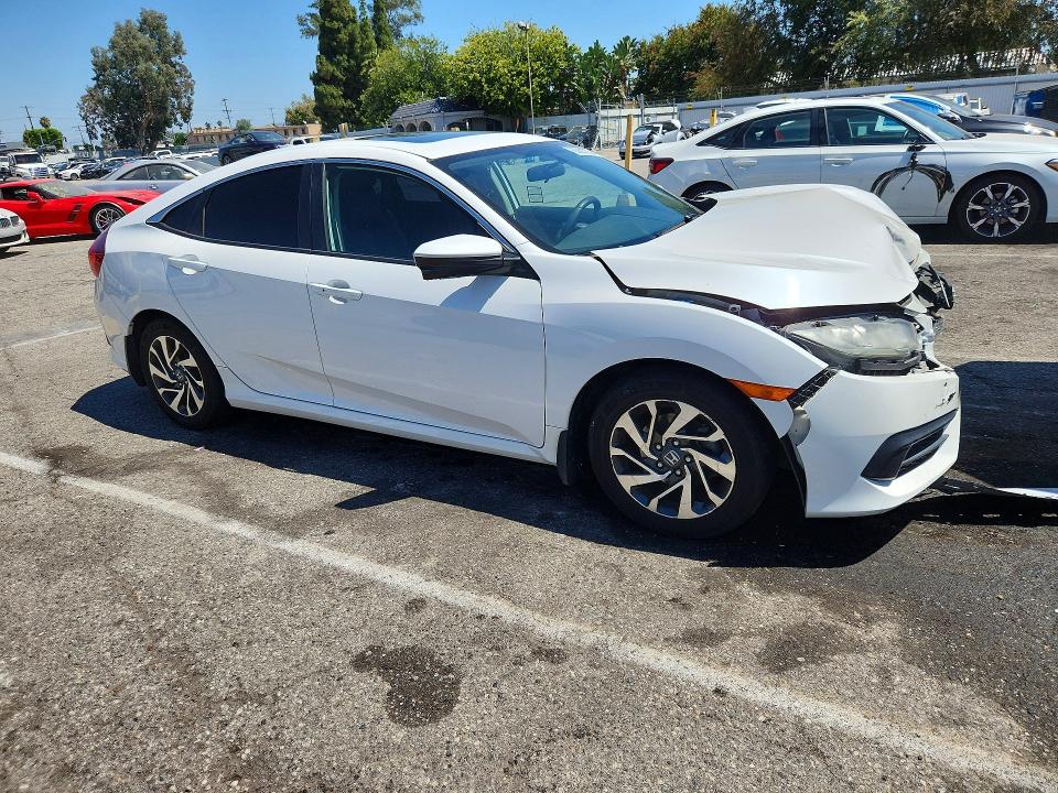 2018 Honda Civic მანქანა იყიდება აუქციონზე, vin: 19XFC2F78JE207827, აუქციონის ნომერი: 60983776