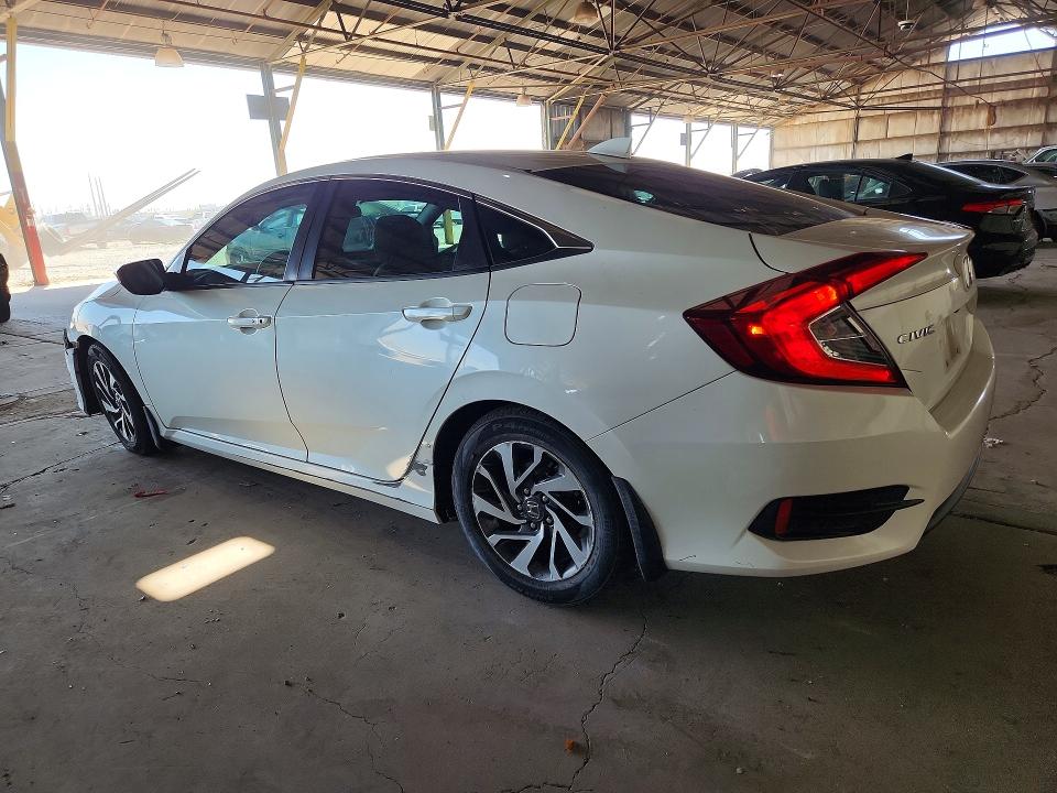 60052246 :رقم المزاد ، 19XFC2F7XJE010786 vin ، 2018 Honda Civic مزاد بيع