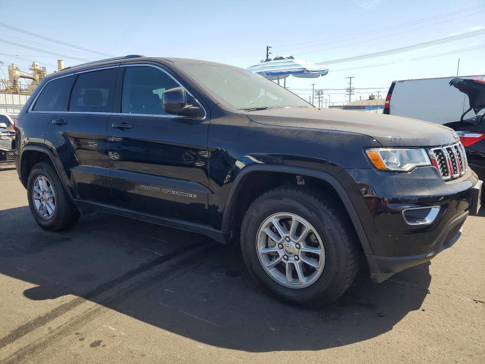 61518496 :رقم المزاد ، 1C4RJEAG2JC480734 vin ، 2018 Jeep Grand Cherokee مزاد بيع