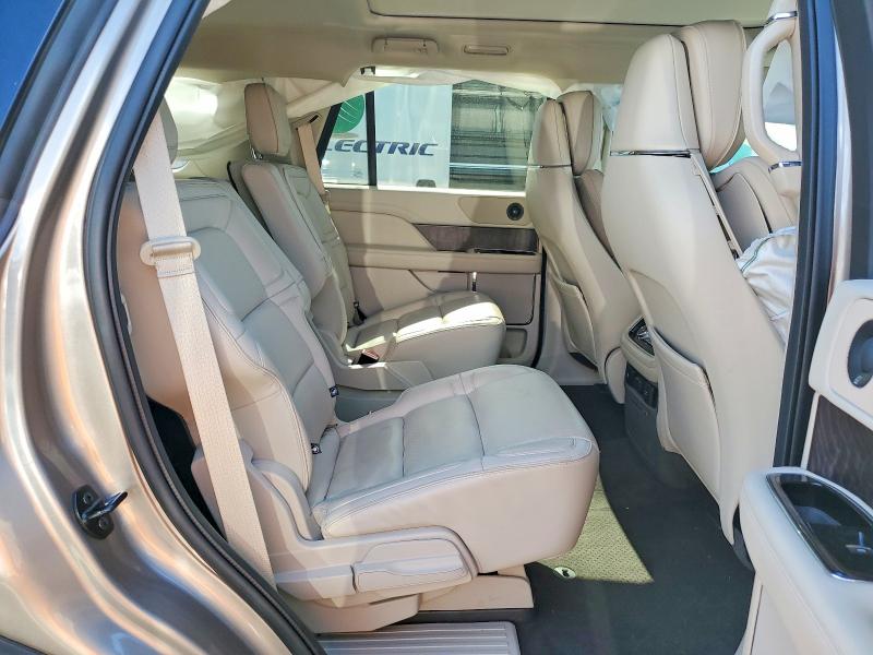 Продаж на аукціоні авто 2019 Lincoln Navigator, vin: 5LMJJ2LT3KEL10239, номер лоту: 62162266