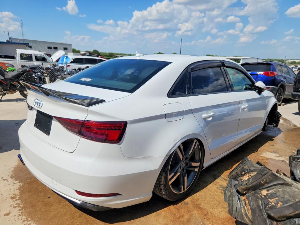 59726116 :رقم المزاد ، WAUAUGFF0J1031237 vin ، 2018 Audi A3 مزاد بيع