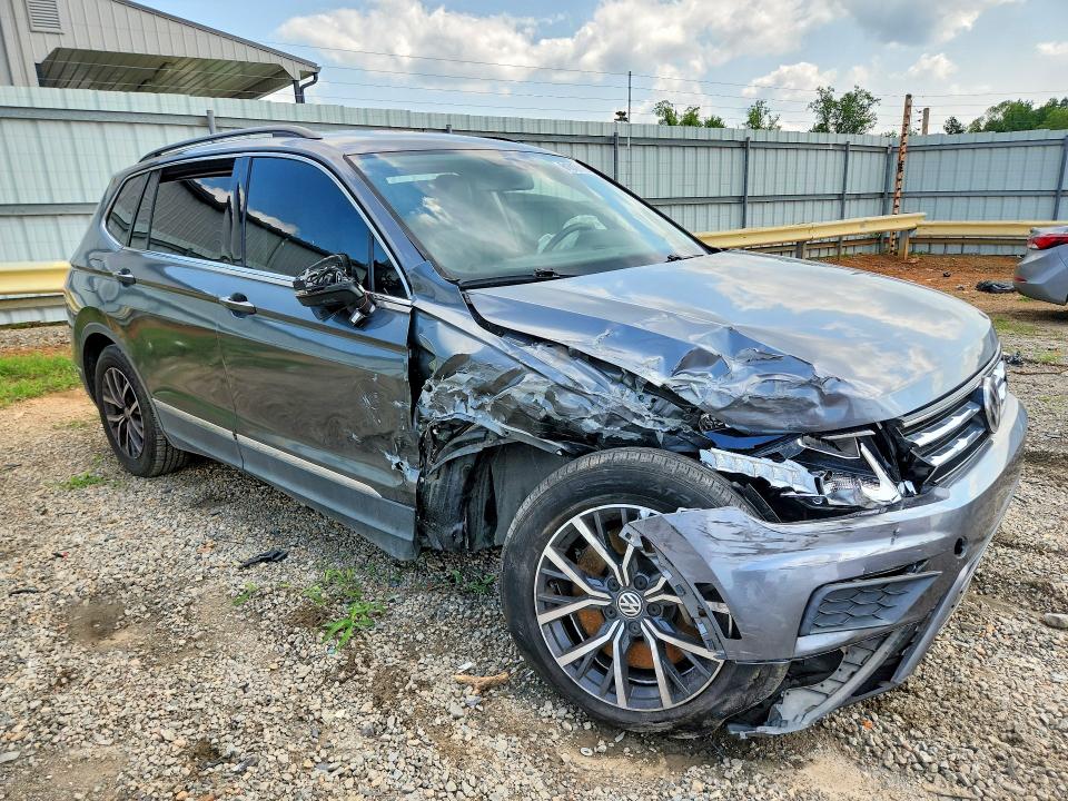 Продаж на аукціоні авто 2020 Volkswagen Tiguan, vin: 3VV3B7AX6LM038251, номер лоту: 61017116