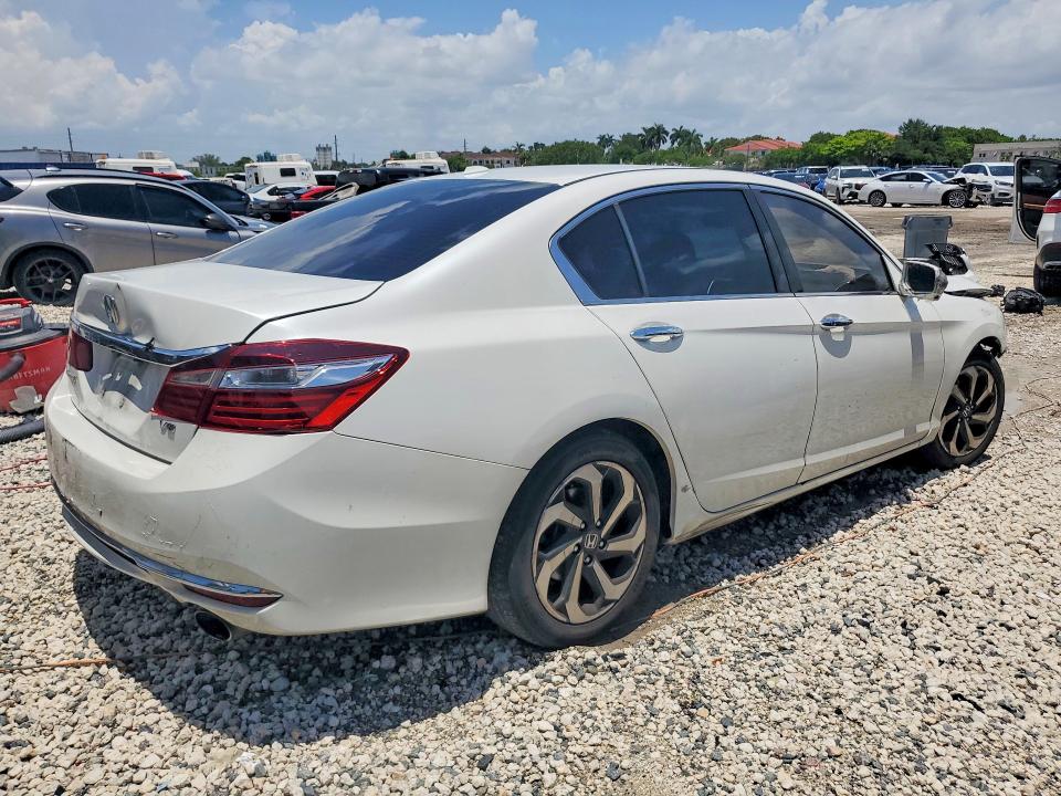 Продаж на аукціоні авто 2017 Honda Accord, vin: 1HGCR3F87HA019122, номер лоту: 60036716