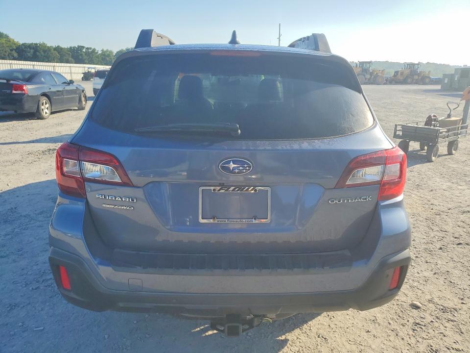 60882976 :رقم المزاد ، 4S4BSANC1J3220383 vin ، 2018 Subaru Outback مزاد بيع