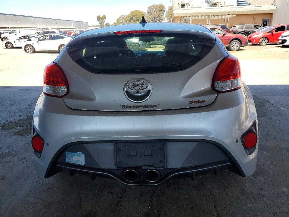 2015 Hyundai Veloster მანქანა იყიდება აუქციონზე, vin: KMHTC6AEXFU225153, აუქციონის ნომერი: 60086106