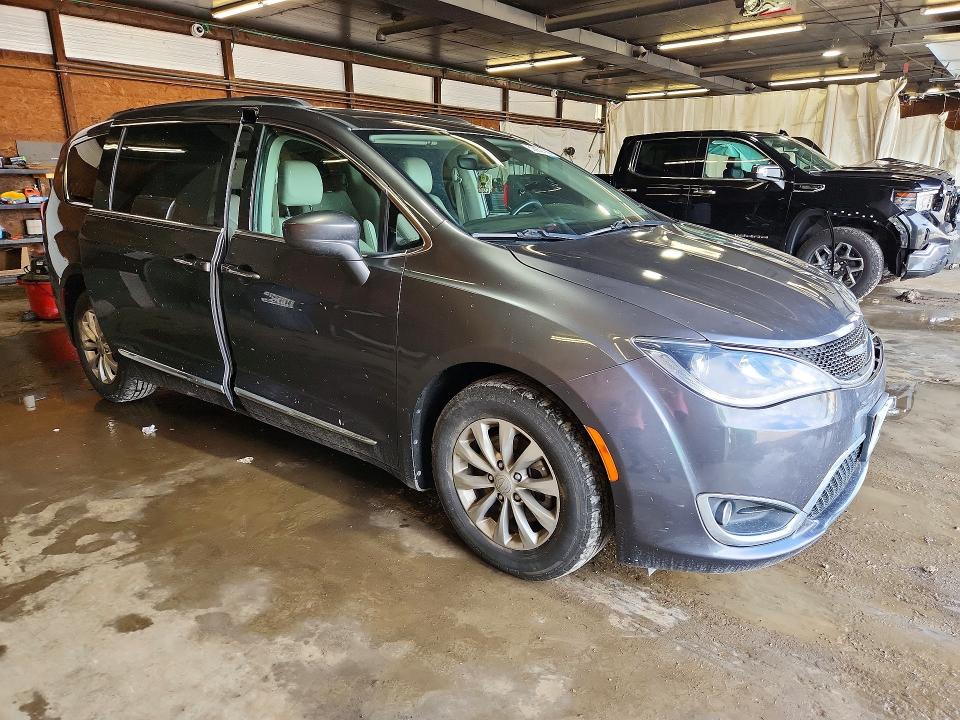 59662756 :رقم المزاد ، 2C4RC1BG9HR785537 vin ، 2017 Chrysler Pacifica مزاد بيع
