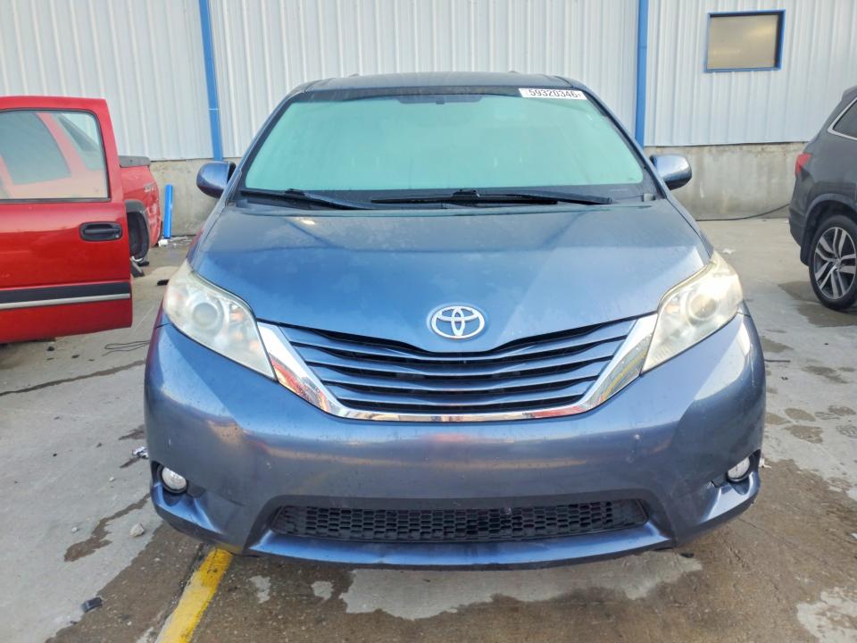 2017 Toyota Sienna მანქანა იყიდება აუქციონზე, vin: 5TDKZ3DC0HS799792, აუქციონის ნომერი: 59320346