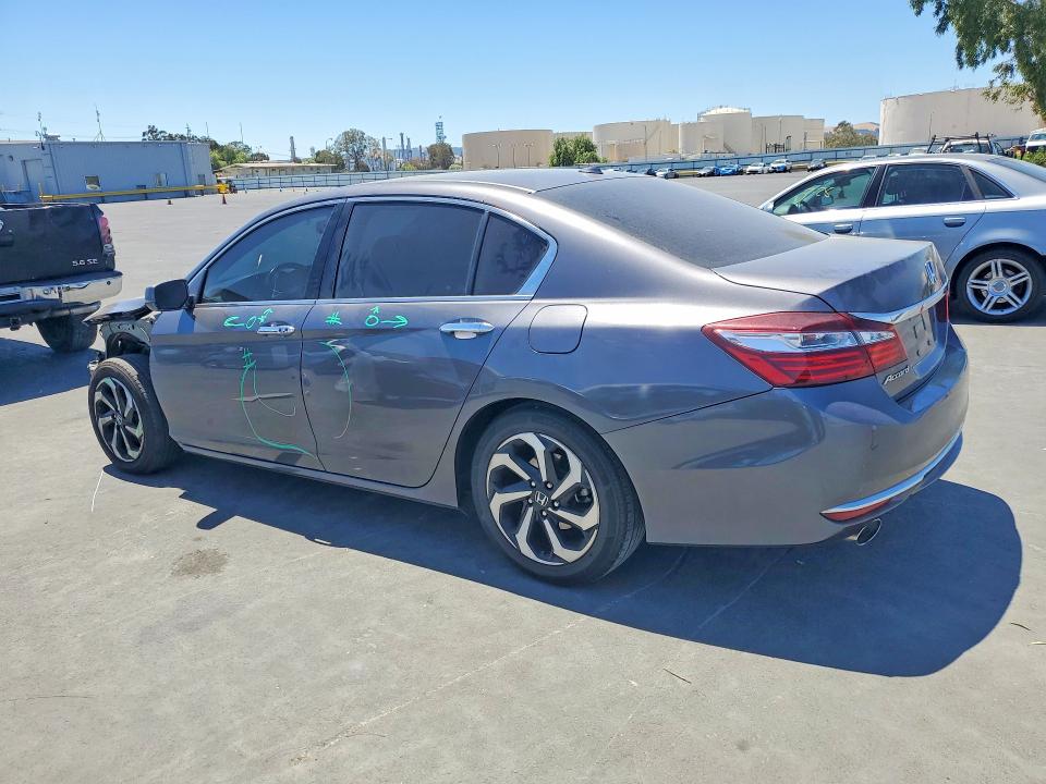 62722406 :رقم المزاد ، 1HGCR3F86HA012372 vin ، 2017 Honda Accord مزاد بيع
