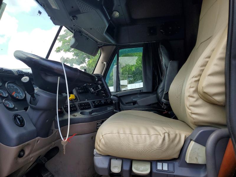 Продажа на аукционе авто 2015 Freightliner Cascadia, vin: 3AKJGLD53FSFN3286, номер лота: 59175276
