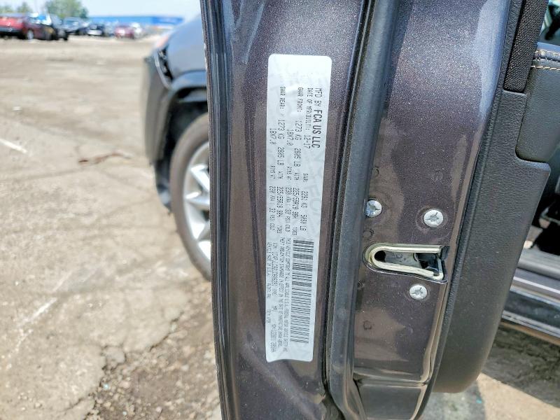 60388466 :رقم المزاد ، 1C4PJLCB2JD606291 vin ، 2018 Jeep Cherokee مزاد بيع