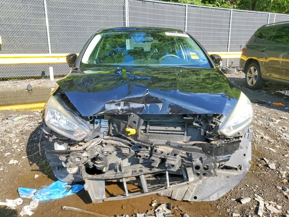 62261326 :رقم المزاد ، 1FADP3K24GL242494 vin ، 2016 Ford Focus مزاد بيع