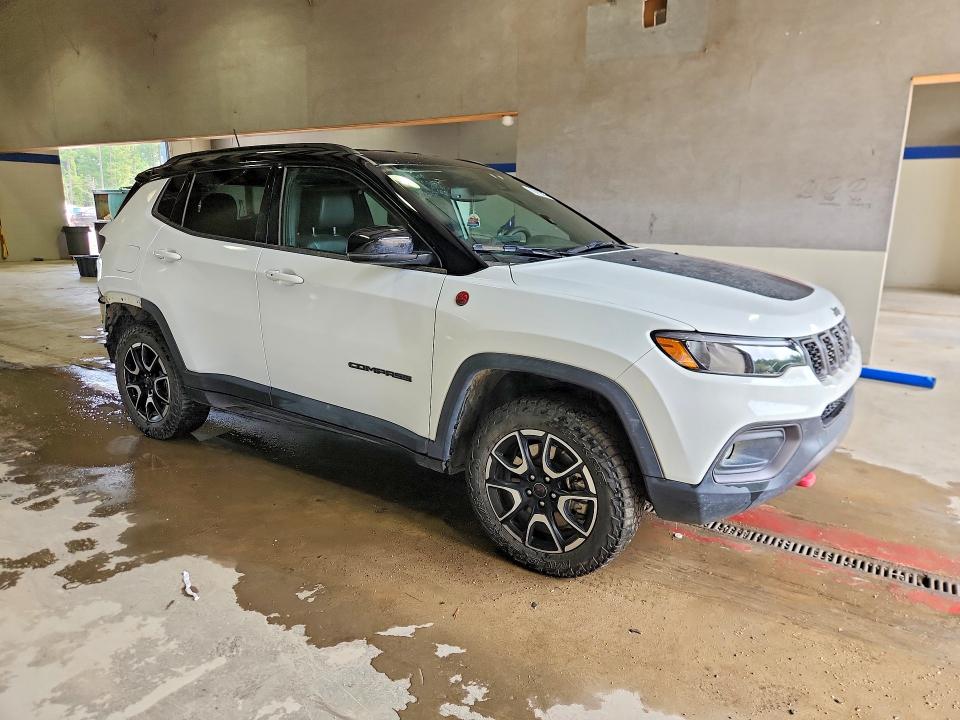 61674166 :رقم المزاد ، 3C4NJDDN5ST584191 vin ، 2025 Jeep Compass مزاد بيع