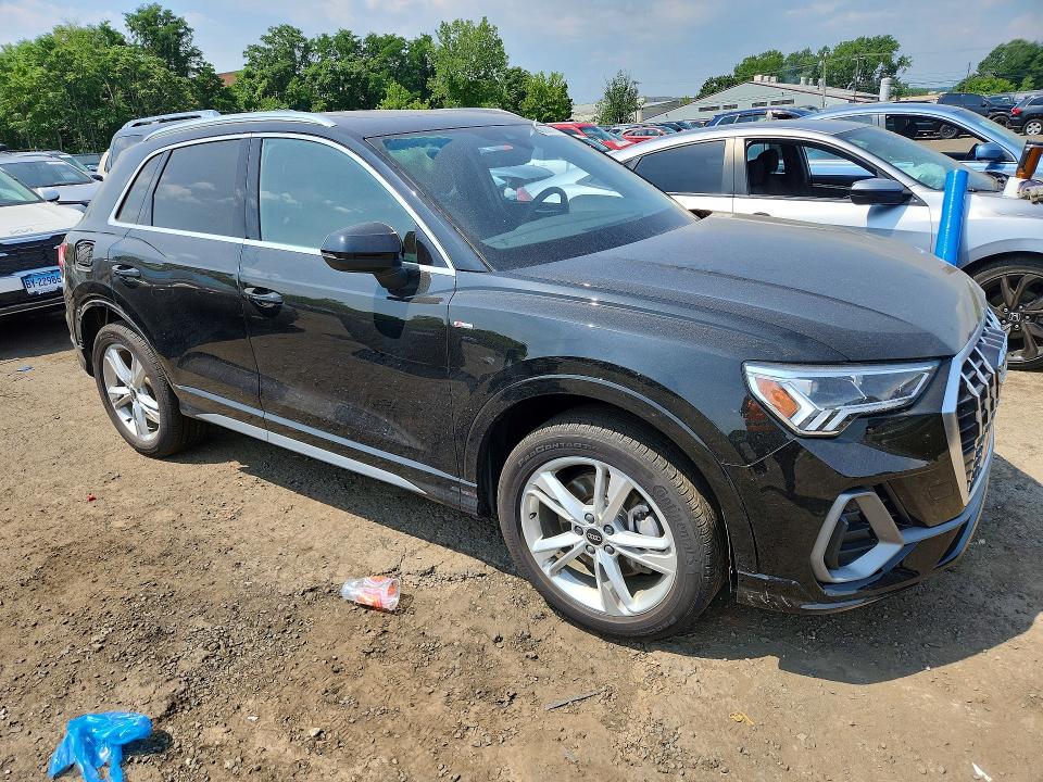 60360916 :رقم المزاد ، WA1DECF3XR1147935 vin ، 2024 Audi Q3 مزاد بيع