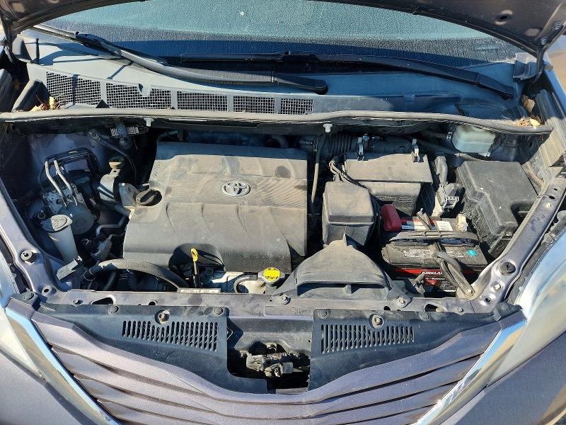 61426906 :رقم المزاد ، 5TDJK3DC8FS112409 vin ، 2015 Toyota Sienna Le مزاد بيع