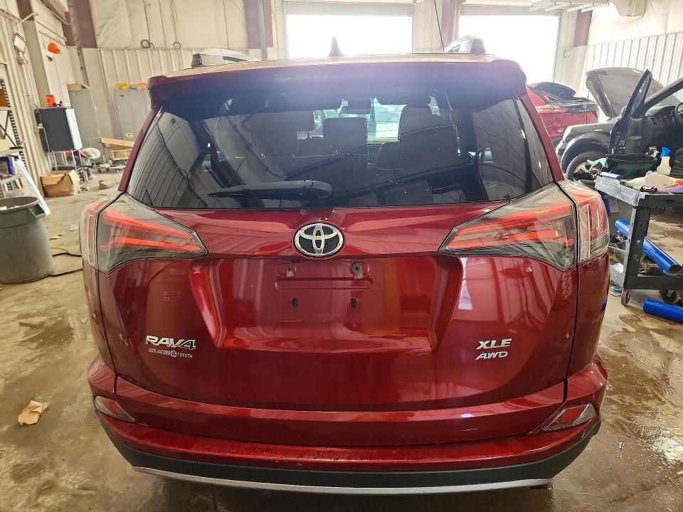 Продаж на аукціоні авто 2018 Toyota Rav4, vin: 2T3RFREV3JW855500, номер лоту: 58407336