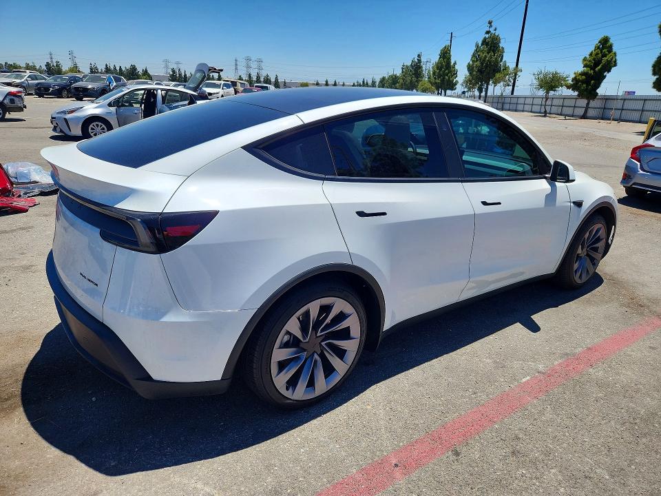 59186076 :رقم المزاد ، 7SAYGDEE6TF577781 vin ، 2026 Tesla Model Y مزاد بيع