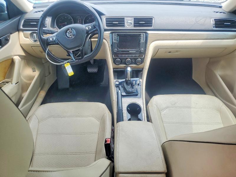61906726 :رقم المزاد ، 1VWBT7A36HC026563 vin ، 2017 Volkswagen Passat مزاد بيع