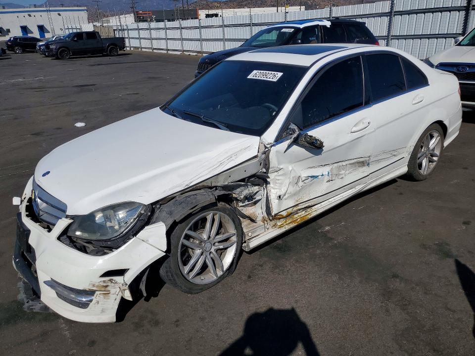 Продажа на аукционе авто 2013 Mercedes-benz C, vin: WDDGF8AB1DR246459, номер лота: 62099226