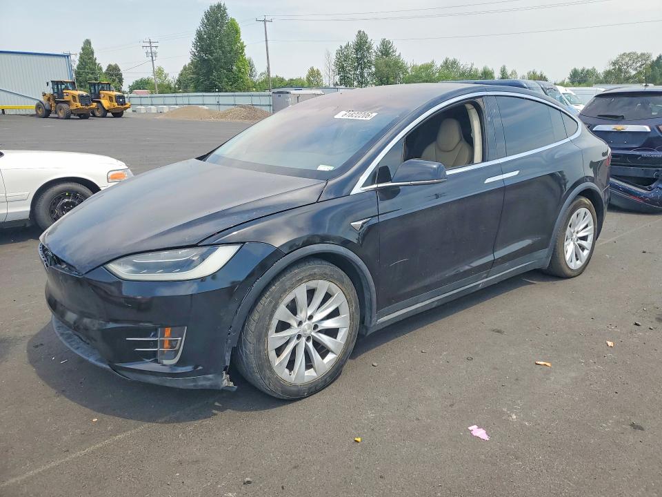 Продаж на аукціоні авто 2017 Tesla Model X, vin: 5YJXCBE2XHF049392, номер лоту: 61822206