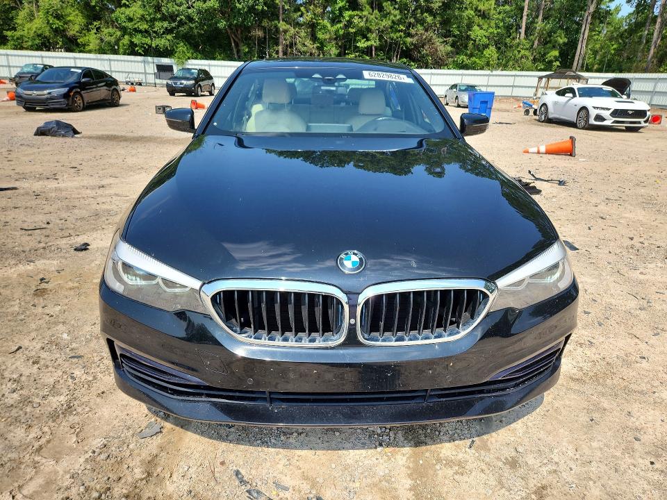 62829826 :رقم المزاد ، WBAJA9C56JB032726 vin ، 2018 Bmw 530e مزاد بيع