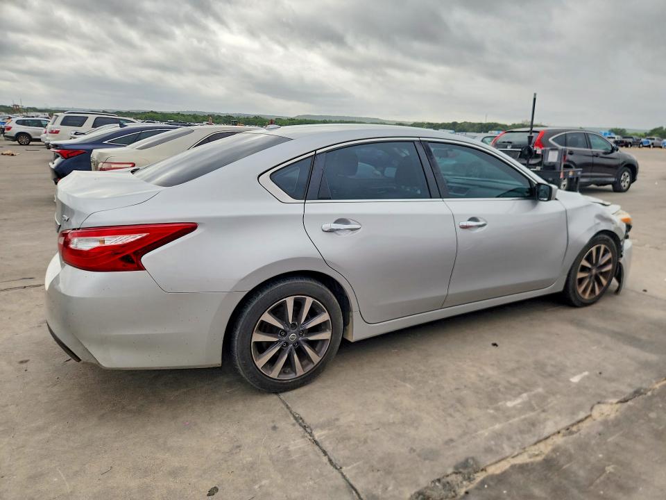 2017 Nissan Altima მანქანა იყიდება აუქციონზე, vin: 1N4AL3AP2HC157389, აუქციონის ნომერი: 61524406