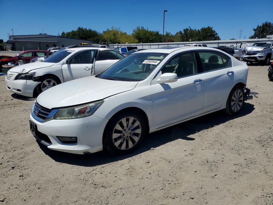 62669946 :رقم المزاد ، 1HGCR3F83FA017980 vin ، 2015 Honda Accord مزاد بيع
